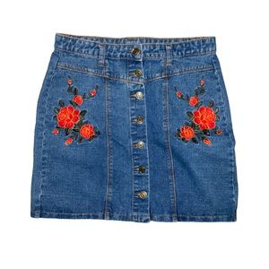 Vintage Retro Denim Mini Skirt (Size Large) w/ Pretty Embroidery Floral Details